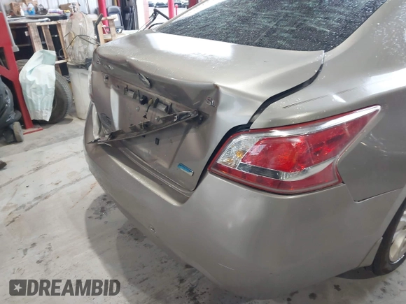2013 Nissan Altima S with VIN 1N4AL3APXDC210446, listed as a IAAI auction lot 41973949 with 258,640 mi miles and . Bid and sale history available at DreamBid. Image 6.