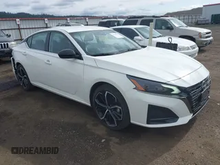 2024 Nissan Altima SR z VIN 1N4BL4CV5RN364421, wystawiony jako IAAI lot #42299917 z przebiegiem 36 169 mil mil oraz . Historia ofert i sprzedaży dostępna na DreamBid. Obrazek 1.
