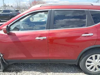 2016 Nissan Rogue SV with VIN KNMAT2MV8GP602286, listed as a IAAI auction lot 41867711 with 130,990 mi miles. Bid and sale history available at carsss.com. Image 14.