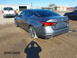 2023 Nissan Altima SL with VIN 1N4BL4EV5PN324057, listed as a IAAI auction lot 41299178 with 47,232 mi miles and . Bid and sale history available at DreamBid. Image 3.