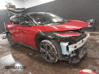 2023 Toyota bZ4X XLE z VIN JTMABACA5PA035498, wystawiony jako IAAI lot #41386031 z przebiegiem 18 529 mil mil oraz . Historia ofert i sprzedaży dostępna na DreamBid. Obrazek 1.