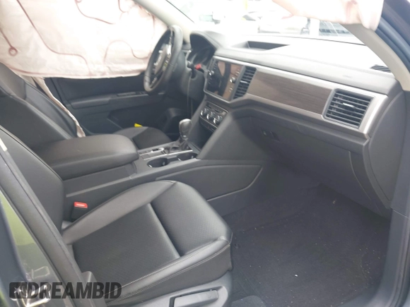 2019 Volkswagen Atlas SE with VIN 1V2WR2CA5KC514748, listed as a IAAI auction lot 42367164 with 57,827 mi miles and . Bid and sale history available at DreamBid. Image 5.