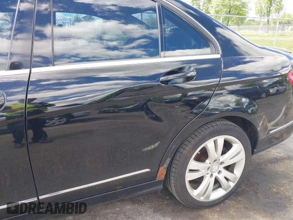 2008 Mercedes-Benz C 300 Sport with VIN WDDGF81X58F060636, listed as a IAAI auction lot 42194907 with 143,839 mi miles and . Bid and sale history available at carsss.com. Image 6.