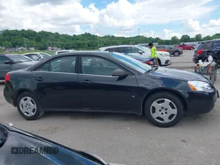 2008 Pontiac G6 1SV Value Leader z VIN 1G2ZF57B984250310, wystawiony jako IAAI lot #42248558 z przebiegiem 119 011 mil mil oraz . Historia ofert i sprzedaży dostępna na DreamBid. Obrazek 13.