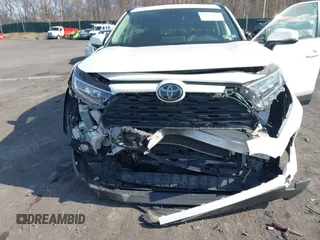 2019 Toyota RAV4 XLE Premium with VIN JTMA1RFV9KD013771, listed as a IAAI auction lot 42055558 with 36,585 mi miles. Bid and sale history available at carsss.com. Image 6.