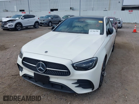 2022 Mercedes-Benz E-Class E 350 with VIN W1KZF8DB9NB083283, listed as a IAAI auction lot 41780786 with 63,081 mi miles. Bid and sale history available at carsss.com. Image 6.
