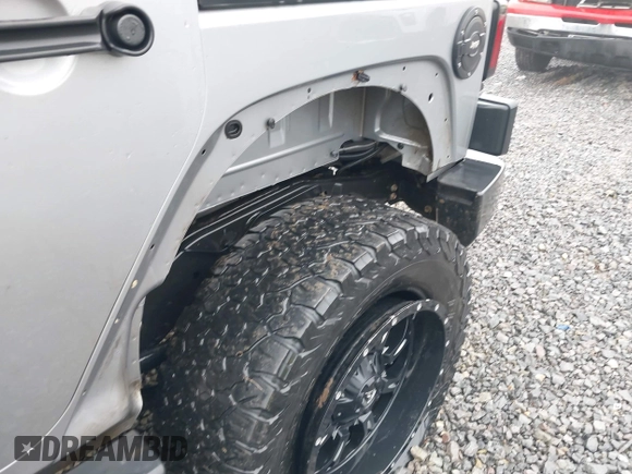 2016 Jeep Wrangler Unlimited 75th Anniversary with VIN 1C4BJWEG6GL170760, listed as a IAAI auction lot 41953745 with 72,827 mi miles and . Bid and sale history available at DreamBid. Image 13.