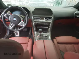 2021 BMW M8 z VIN WBSGV0C03MCF60039, wystawiony jako Copart lot #39737763 z przebiegiem Nie podano mil oraz . Historia ofert i sprzedaży dostępna na DreamBid. Obrazek 8.