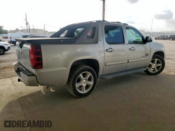 2011 Chevrolet Avalanche LT with VIN 3GNMCFE09BG408510, listed as a Copart auction lot 56491635 with 220,015 mi miles and Clean title. Bid and sale history available at DreamBid. Image 3.