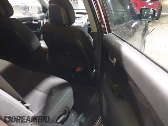 2014 Kia Sorento LX z VIN 5XYKT3A63EG429977, wystawiony jako IAAI lot #41537822 z przebiegiem 121 423 mil mil oraz . Historia ofert i sprzedaży dostępna na DreamBid. Obrazek 8.