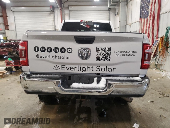 2022 Ram 2500 Tradesman with VIN 3C6UR5CJ5NG141181, listed as a Copart auction lot 47524275 with 34,221 mi miles and Non Repairable. Bid and sale history available at carsss.com. Image 6.