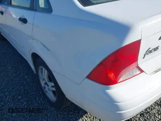2001 Ford Focus SE with VIN 1FAFP34P21W279390, listed as a IAAI auction lot 42181178 with 123,580 mi miles and . Bid and sale history available at carsss.com. Image 13.