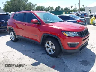2019 Jeep Compass Latitude with VIN 3C4NJCBB9KT743488, listed as a IAAI auction lot 42482099 with 114,190 mi miles and . Bid and sale history available at DreamBid. Image 1.