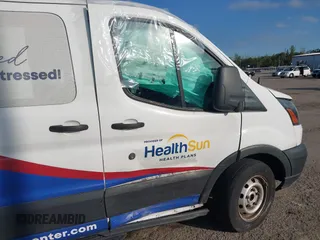 2019 Ford Transit Passenger XL z VIN 1FBZX2YM2KKA81620, wystawiony jako IAAI lot #41419895 z przebiegiem 189 196 mil mil oraz . Historia ofert i sprzedaży dostępna na DreamBid. Obrazek 6.