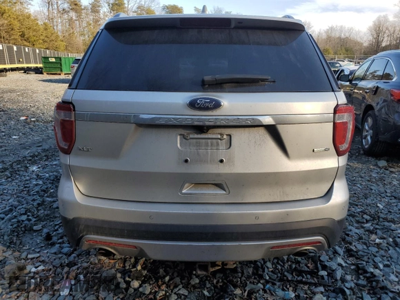 2016 Ford Explorer XLT with VIN 1FM5K8D89GGC81162, listed as a Copart auction lot 44408875 with 123,916 mi miles and Salvage Title. Bid and sale history available at carsss.com. Image 6.
