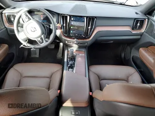 2024 Volvo XC60 Plus Dark Theme z VIN YV4H60DLXR1849191, wystawiony jako Copart lot #50136745 z przebiegiem 12 752 mil mil oraz Szkoda całkowita • Salvage title. Historia ofert i sprzedaży dostępna na DreamBid. Obrazek 8.