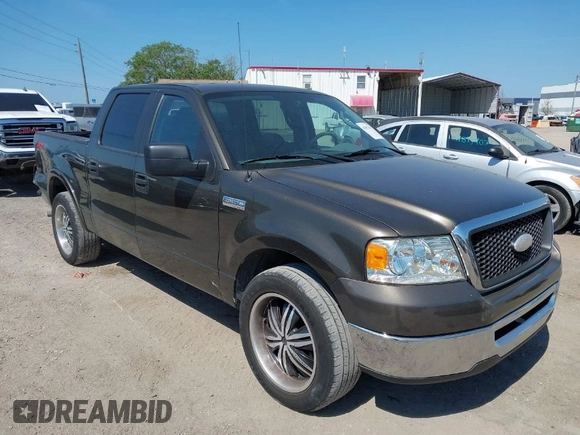 2008 Ford F-150 XL with VIN 1FTRW12W08FA30654, listed as a IAAI auction lot 41897462 with 186,911 mi miles. Bid and sale history available at carsss.com. Image 1.
