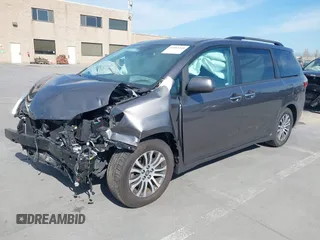 2018 Toyota Sienna XLE Auto Access Seat with VIN 5TDYZ3DC7JS934752, listed as a IAAI auction lot 41982268 with 60,225 mi miles. Bid and sale history available at carsss.com. Image 18.