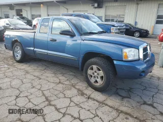 2005 Dodge Dakota SLT with VIN 1D7HW42N15S164120, listed as a Copart auction lot 84000074 with 107,087 mi miles and Non Repairable. Bid and sale history available at DreamBid. Image 4.