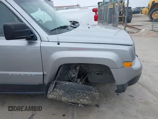 2015 Jeep Patriot Sport with VIN 1C4NJPBB3FD428835, listed as a IAAI auction lot 41637485 with 139,866 mi miles. Bid and sale history available at carsss.com. Image 6.