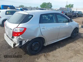 2010 Toyota Matrix z VIN 2T1KU4EE6AC330192, wystawiony jako IAAI lot #42088713 z przebiegiem 159 069 mil mil oraz . Historia ofert i sprzedaży dostępna na DreamBid. Obrazek 4.