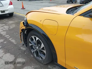 2023 Ford Mustang Mach-E Premium с VIN 3FMTK3SS2PMA49095, выставлен на аукционе IAAI как лот 42255255 с пробегом 23 307 миль миль и . История ставок и продаж доступна на DreamBid. Изображение 22.