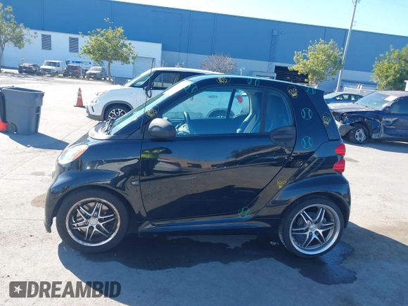 2014 Smart fortwo Pure with VIN WMEEJ3BA0EK740736, listed as a IAAI auction lot 41446173 with 68,530 mi miles and . Bid and sale history available at DreamBid. Image 13.