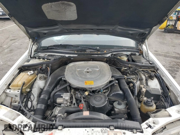 1989 Mercedes-Benz 560 with VIN WDBCA39E2KA479060, listed as a Copart auction lot 81924154 with 172,377 mi miles and Salvage Title. Bid and sale history available at DreamBid. Image 11.