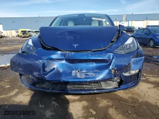 2024 Tesla Model Y Long Range with VIN 7SAYGDEE9RA235473, listed as a Copart auction lot 47275725 with 3,195 mi miles and Salvage Title. Bid and sale history available at carsss.com. Image 5.