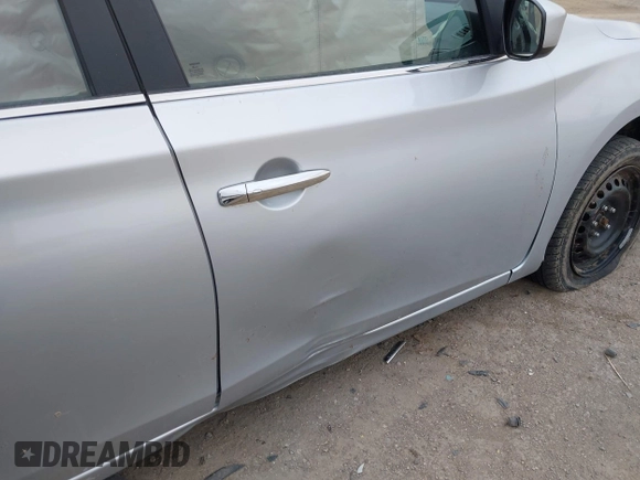 2015 Nissan Sentra SR with VIN 3N1AB7AP4FL648362, listed as a IAAI auction lot 42010300 with 162,834 mi miles and . Bid and sale history available at DreamBid. Image 6.