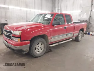 2006 Chevrolet Silverado 1500 LT3 with VIN 1GCEK19Z66Z202966, listed as a IAAI auction lot 41729953 with 196,530 mi miles and . Bid and sale history available at DreamBid. Image 2.