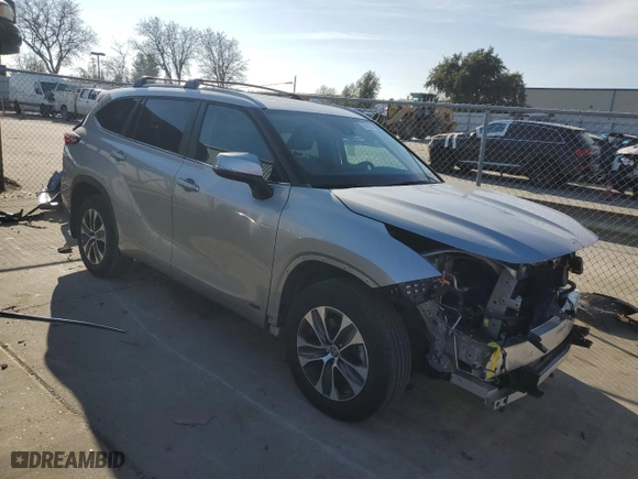 2023 Toyota Highlander Hybrid XLE with VIN 5TDKBRCH3PS601659, listed as a Copart auction lot 87937795 with 18,042 mi miles and Salvage Title. Bid and sale history available at carsss.com. Image 4.