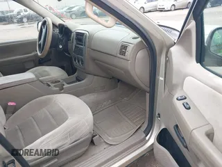 2005 Ford Explorer z VIN 1FMDU63K25UB70832, wystawiony jako IAAI lot #41788209 z przebiegiem 236 677 mil mil oraz . Historia ofert i sprzedaży dostępna na DreamBid. Obrazek 5.