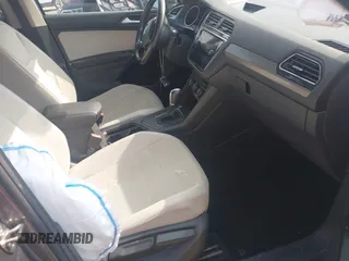 2018 Volkswagen Tiguan SEL z VIN 3VV3B7AX1JM045203, wystawiony jako IAAI lot #42572229 z przebiegiem 104 873 mil mil oraz . Historia ofert i sprzedaży dostępna na DreamBid. Obrazek 5.