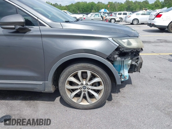 2017 Lincoln MKC Select z VIN 5LMCJ2C98HUL12189, wystawiony jako IAAI lot #42107839 z przebiegiem 158 179 mil mil oraz . Historia ofert i sprzedaży dostępna na DreamBid. Obrazek 18.