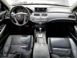 2010 Honda Accord EX-L z VIN 1HGCP3F85AA004193, wystawiony jako Copart lot #58212515 z przebiegiem 155 948 mil mil oraz Szkoda całkowita • Salvage title. Historia ofert i sprzedaży dostępna na DreamBid. Obrazek 8.