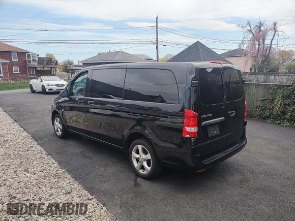 2018 Mercedes-Benz Metris Passenger with VIN WD4PG2EE3J3414745, listed as a Copart auction lot 54198235 with 159,046 mi miles and Clean title. Bid and sale history available at DreamBid. Image 3.