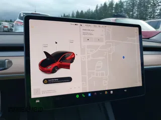 2022 Tesla Model 3 z VIN 5YJ3E1EA2NF133745, wystawiony jako IAAI lot #41625050 z przebiegiem 9 438 mil mil oraz . Historia ofert i sprzedaży dostępna na DreamBid. Obrazek 18.