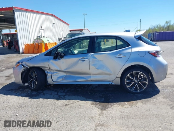 2022 Toyota Corolla Hatchback XSE with VIN JTNC4MBE1N3183637, listed as a IAAI auction lot 41802912 with 19,789 mi miles. Bid and sale history available at carsss.com. Image 14.