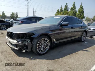 2020 BMW 5 Series 530i with VIN WBAJR3C04LWW81818, listed as a Copart auction lot 71645784 with 68,730 mi miles and Salvage Title. Bid and sale history available at carsss.com. Image 1.
