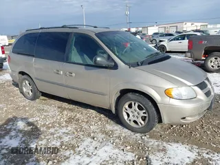 2002 Dodge Caravan EX with VIN 2B8GP74L42R790382, listed as a IAAI auction lot 41364303 with 136,569 mi miles. Bid and sale history available at carsss.com. Image 1.
