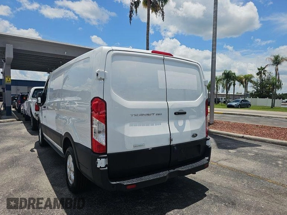 2020 Ford Transit z VIN 1FTBR1YG6LKA32420, wystawiony jako IAAI lot #42786972 z przebiegiem 45 104 mil mil oraz . Historia ofert i sprzedaży dostępna na DreamBid. Obrazek 12.
