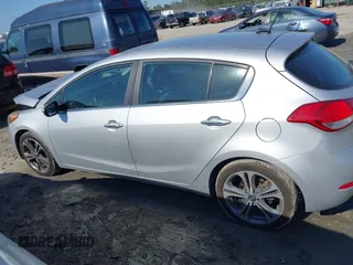 2016 Kia Forte EX with VIN KNAFX5A89G5627605, listed as a IAAI auction lot 42022725 with 87,712 mi miles and . Bid and sale history available at carsss.com. Image 14.
