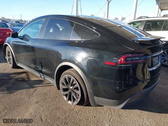 2022 Tesla Model X Plaid with VIN 7SAXCBE60NF351288, listed as a IAAI auction lot 40847518 with NaN miles. Bid and sale history available at carsss.com. Image 3.