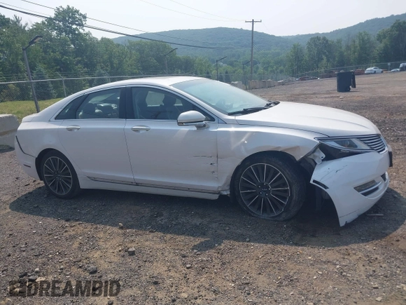 2016 Lincoln MKZ z VIN 3LN6L2JK8GR626690, wystawiony jako IAAI lot #42438226 z przebiegiem 51 678 mil mil oraz . Historia ofert i sprzedaży dostępna na DreamBid. Obrazek 13.