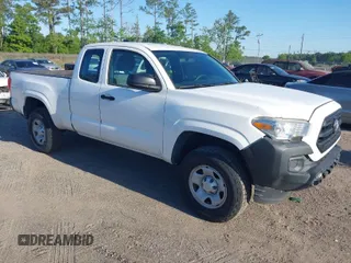2017 Toyota Tacoma SR z VIN 5TFSX5ENXHX049439, wystawiony jako IAAI lot #42056188 z przebiegiem 199 624 mil mil oraz . Historia ofert i sprzedaży dostępna na DreamBid. Obrazek 1.
