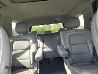 2019 Lincoln Navigator Reserve z VIN 5LMJJ2LT7KEL14794, wystawiony jako Copart lot #58186585 z przebiegiem 93 492 mil mil oraz Szkoda całkowita • Salvage title. Historia ofert i sprzedaży dostępna na DreamBid. Obrazek 10.