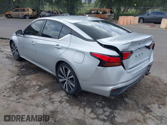 2020 Nissan Altima SR with VIN 1N4BL4CV6LN310472, listed as a IAAI auction lot 41919890 with 122,705 mi miles and . Bid and sale history available at carsss.com. Image 3.