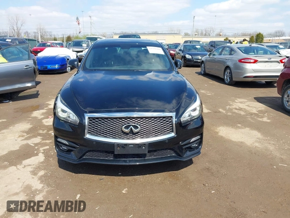 2015 Infiniti Q70 with VIN JN1BY1ARXFM562402, listed as a IAAI auction lot 41910400 with 131,469 mi miles and . Bid and sale history available at DreamBid. Image 13.