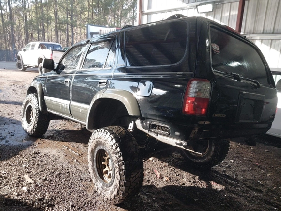 1997 Toyota 4Runner Limited with VIN JT3HN87R9V0073242, listed as a IAAI auction lot 41664630 with 189,225 mi miles. Bid and sale history available at carsss.com. Image 3.